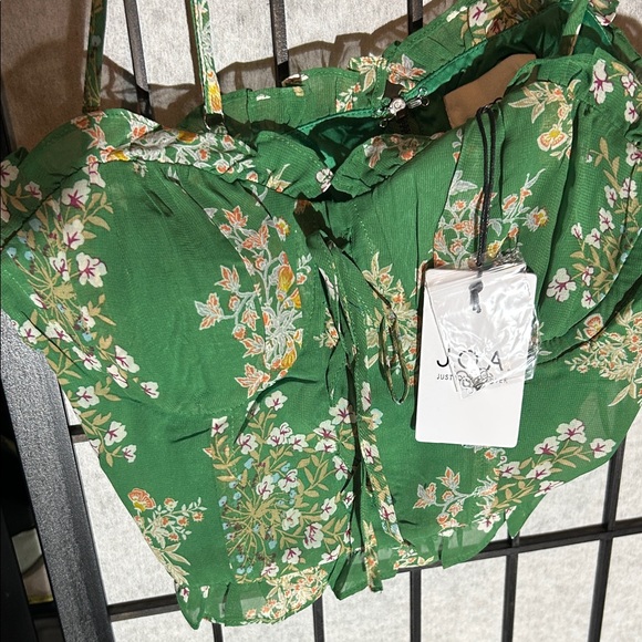 J.O.A. Green Floral Crop Top - Picture 3 of 4